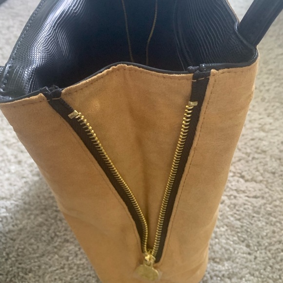 Small Handbag - Picture 3 of 6